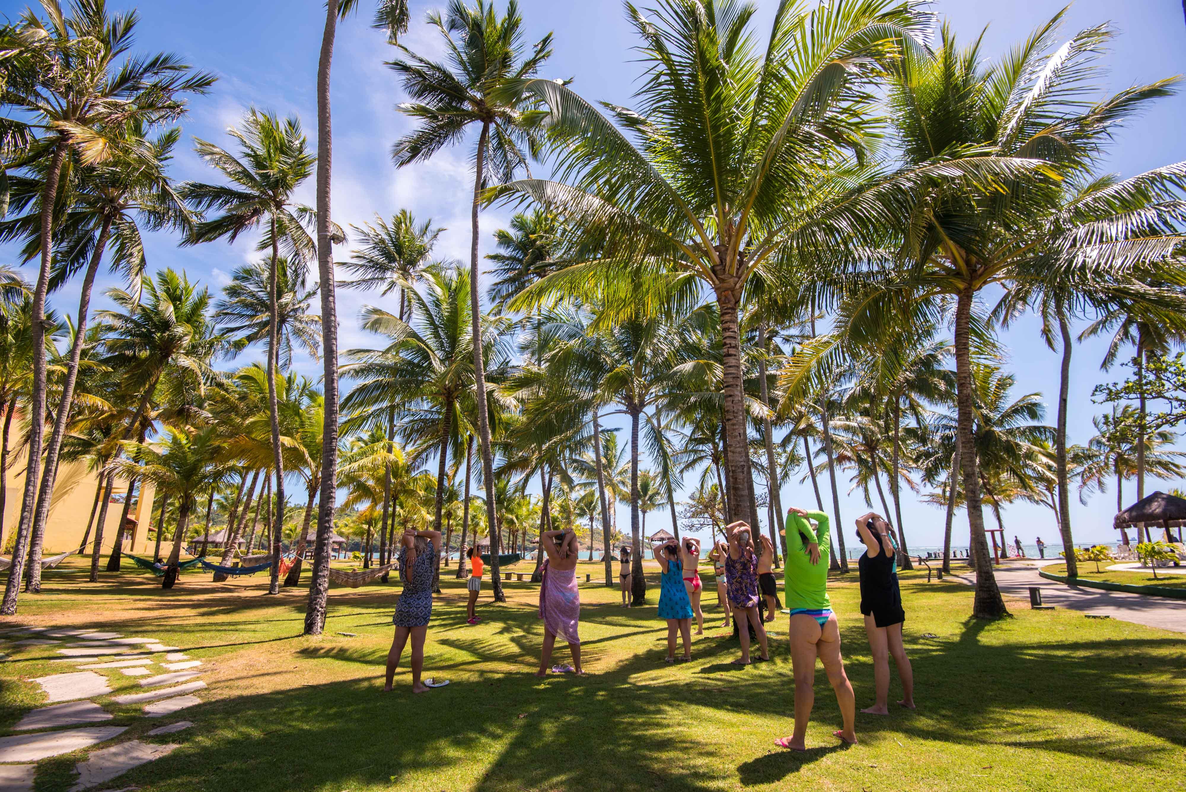 Vila Gale Cabo Cabo de Santo Agostinho Buitenkant foto A group of tourists at the resort