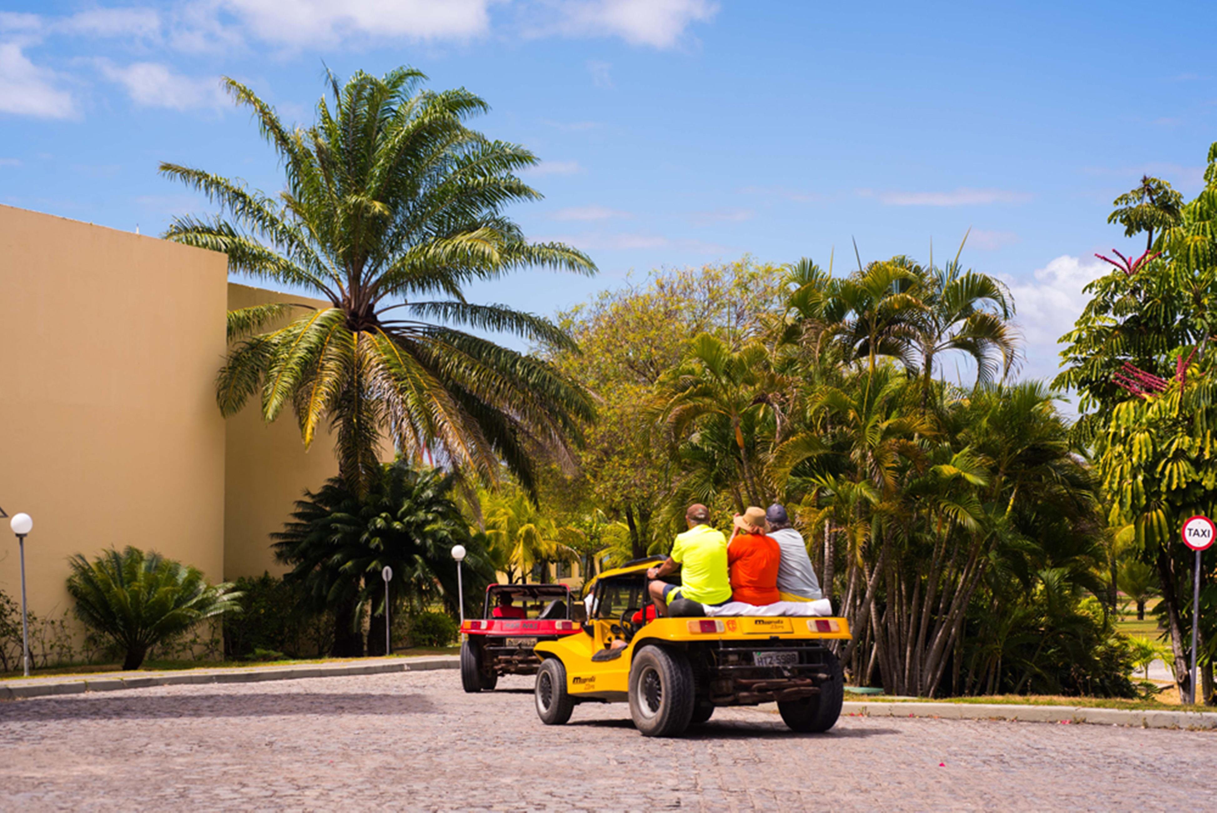 Vila Gale Cabo Cabo de Santo Agostinho Buitenkant foto Golf carts in Playa del Carmen